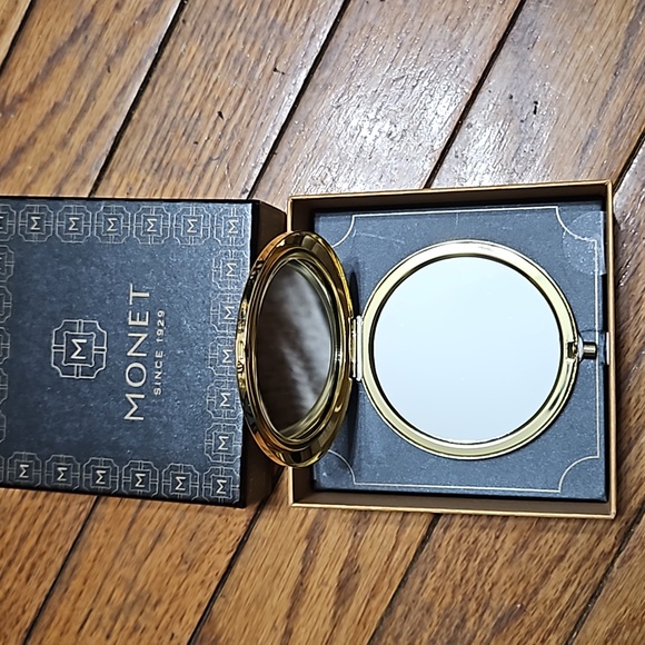 Monet Compact Double Mirror Gold Tone Rosebud - Picture 2 of 3